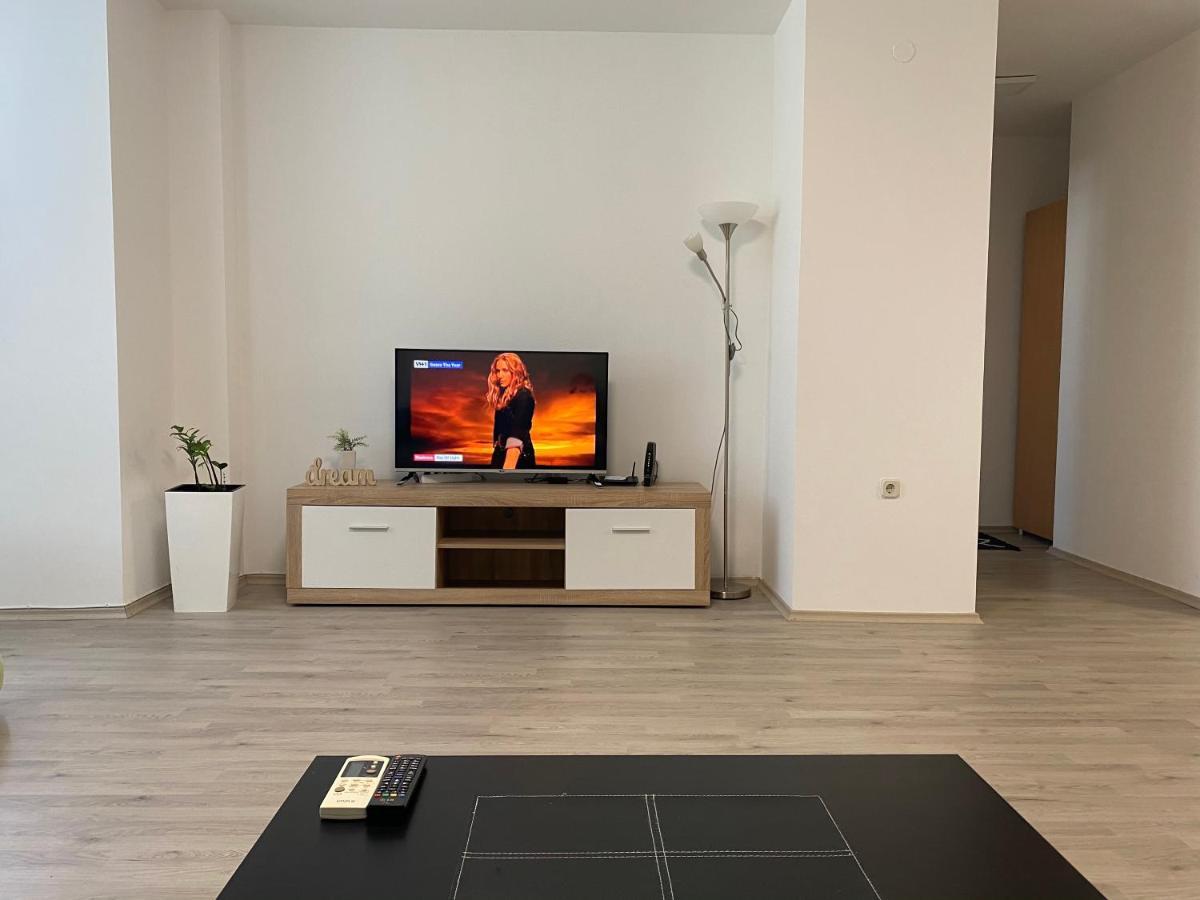 Regina'S Modern Apartment2 Skopje Buitenkant foto