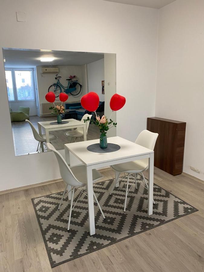 Regina'S Modern Apartment2 Skopje Buitenkant foto