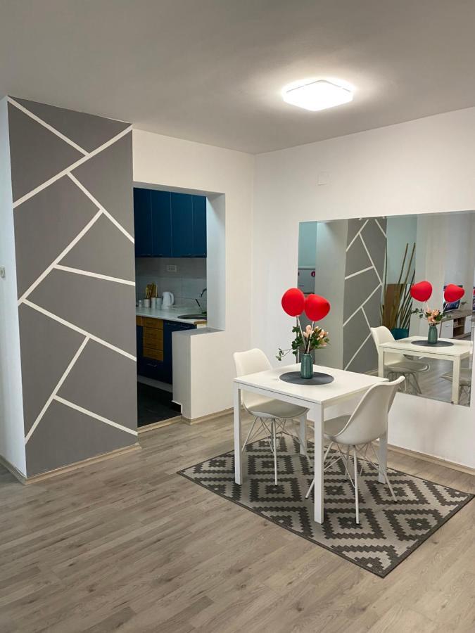 Regina'S Modern Apartment2 Skopje Buitenkant foto